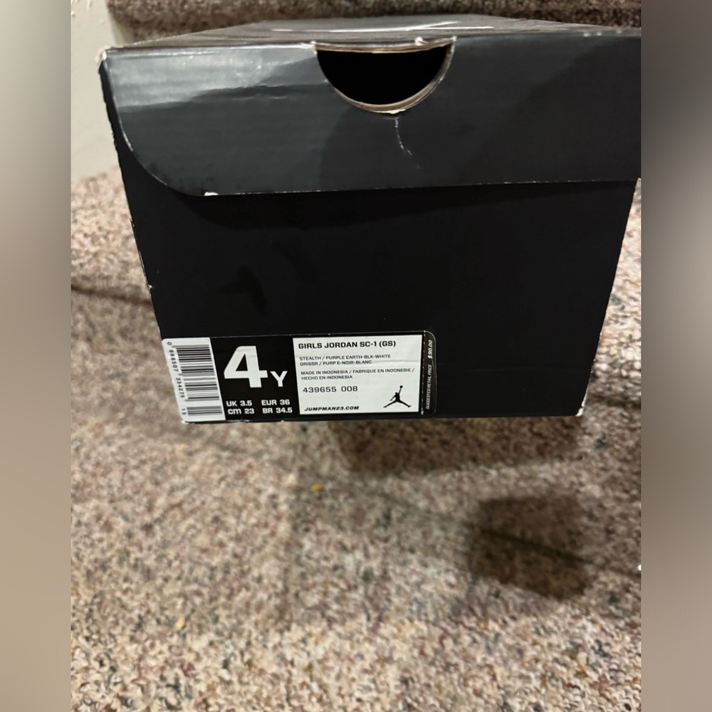 Jordan’s worn once size 4 youth